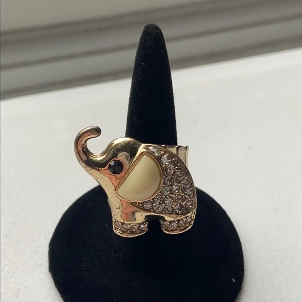 🍭6/$30 Elephant rhinestone stretch ring